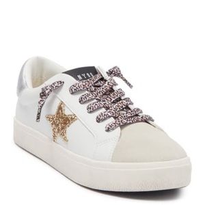 Steve Madden Pursue Sneaker w/ Gold Tan Sparle Star
